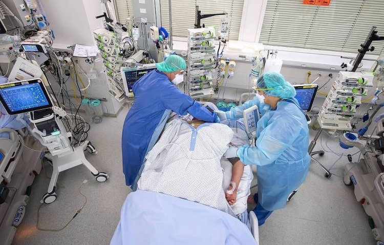 В Казахстане за неделю 76 человек умерли от коронавируса