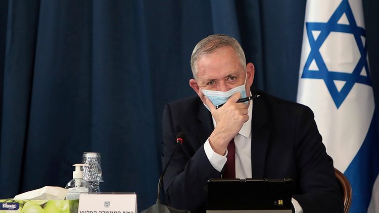 Министр обороны Израиля помещен в карантин с подозрением на коронавирус
