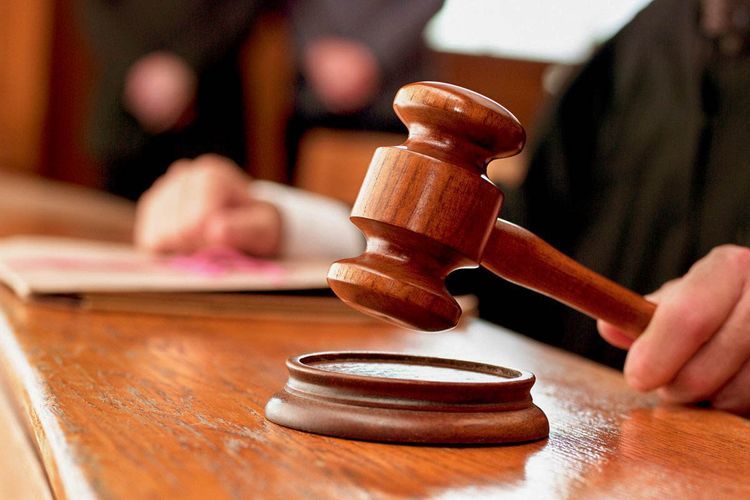 Суд продлил срок ареста экс-главы ИВ Агстафы и его заместителя
