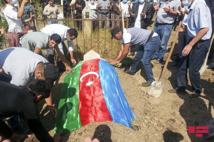 Похоронен ставший шехидом военнослужащий азербайджанской армии - ФОТО