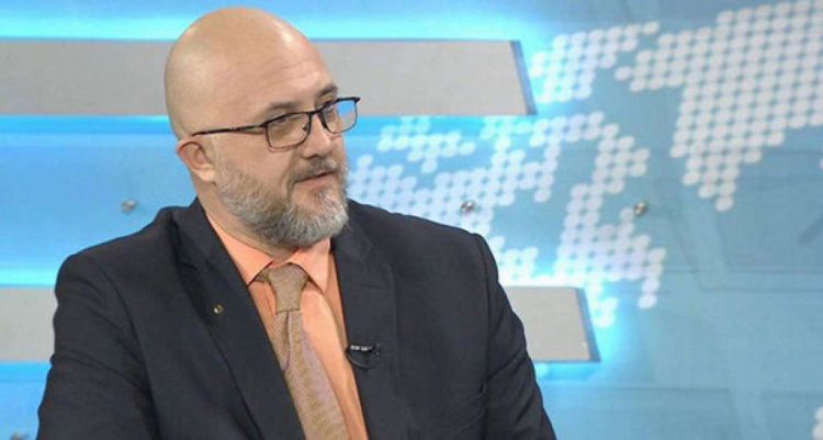 Российский телеведущий: "Пашинян пытается переключить внимание нищающего населения с внутренних проблем на внешние"