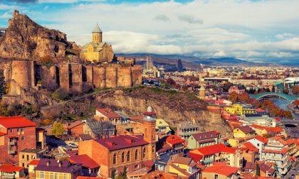 Грузия откроет границу для иностранцев, собирающихся работать в стране не менее полугода