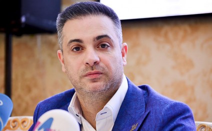 Азербайджанский певец отказался идти по стопам своего отца