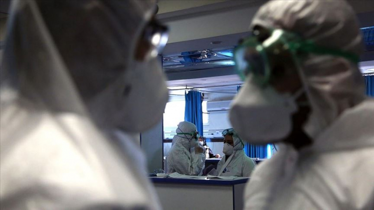 Во Франции предупредили о возможной второй волне COVID-19 осенью
