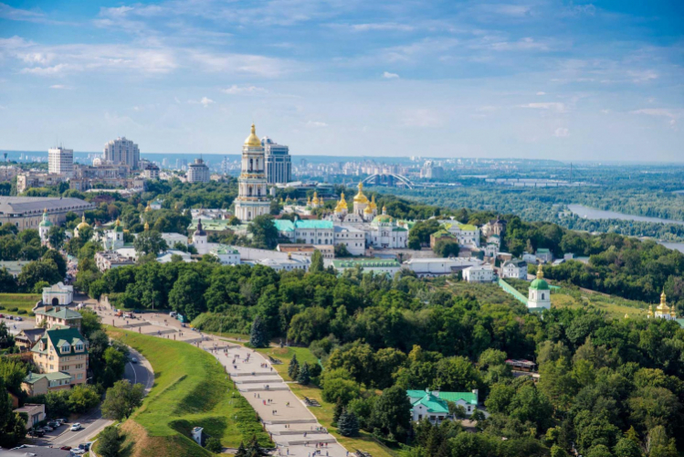 В Киеве у станции метро прогремел взрыв
