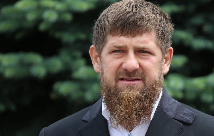 Кадыров пригласил Помпео в Чечню в ответ на включение в "черный список"
