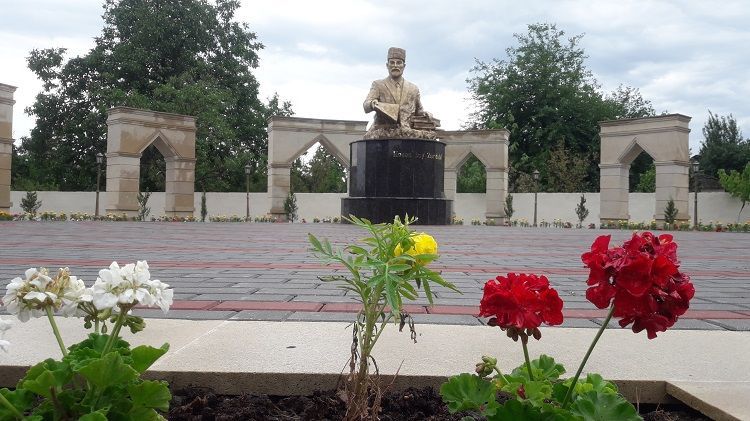 В Губе открылся парк и памятник Гасан беку Зардаби