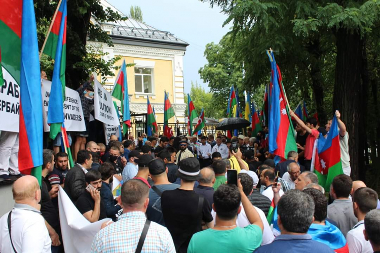 Азербайджанская диаспора Украины провела митинг перед представительством ООН - ФОТО