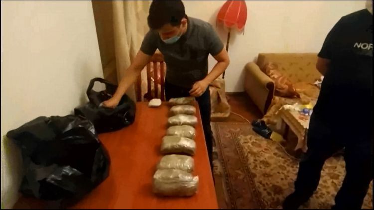 Полиция Баку предотвратила ввоз и реализацию крупной партии наркотиков - ФОТО