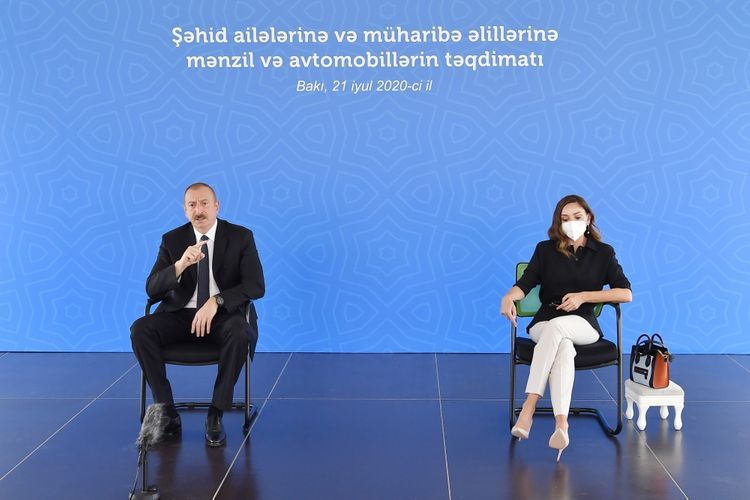 Президент Ильхам Алиев: Какие связи могут быть с Арменией, разрушающей мусульманские мечети? 