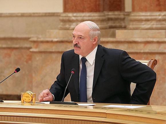 Лукашенко приказал приструнить СМИ, которые «зовут людей на майдан»
