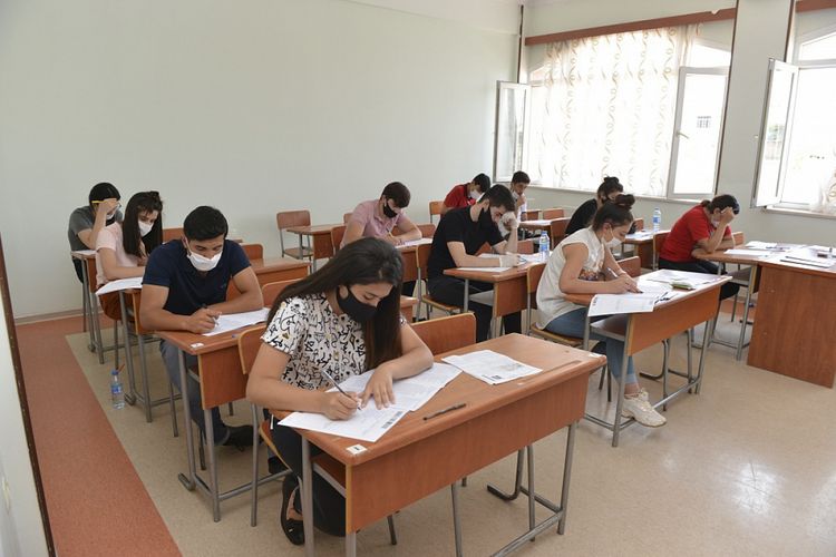В Азербайджане объявлены результаты выпускных экзаменов для 11-х классов