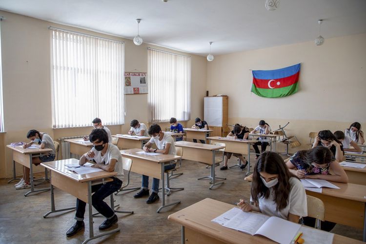 В Азербайджане названы школы, показавшие лучшие результаты на выпускных экзаменах 11-х классов