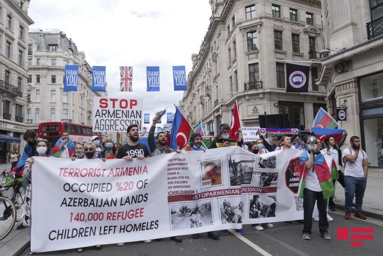 Проживающие в Лондоне азербайджанцы провели акцию против армянской агрессии - ФОТО