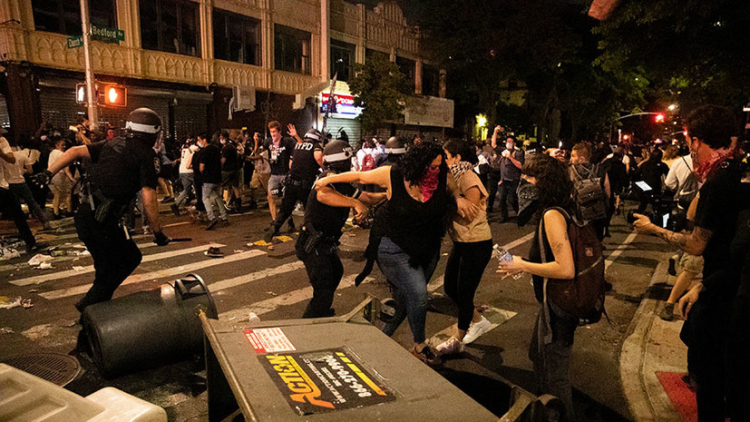 В Вашингтоне за ночь в ходе протестов задержали более 300 человек