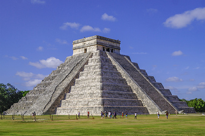 Археологи раскрыли тайну древних пирамид майя
