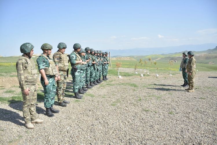 Генерал ГПС Азербайджана и заместитель военного прокурора побывали на границе с Арменией - ФОТО