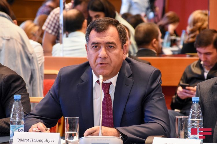 Азербайджанский депутат предложил не назначать арест за некоторые преступления

