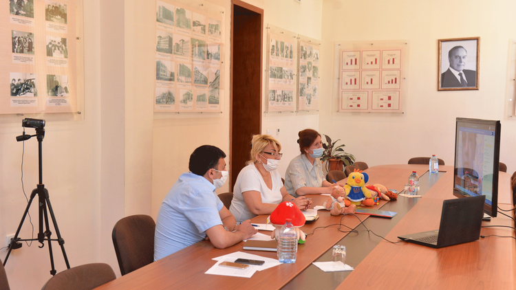 В Азербайджане начались онлайн-собеседования для приема в I класс - ФОТО