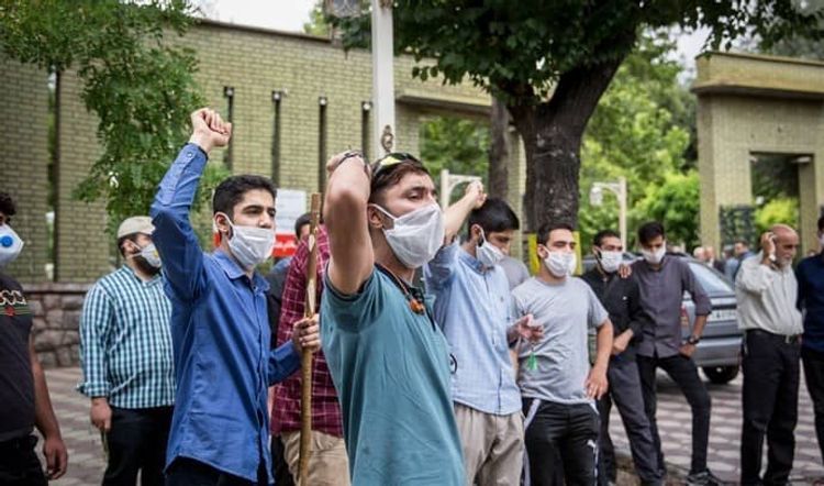 Перед посольством Армении в Иране прошла акция протеста - ФОТО