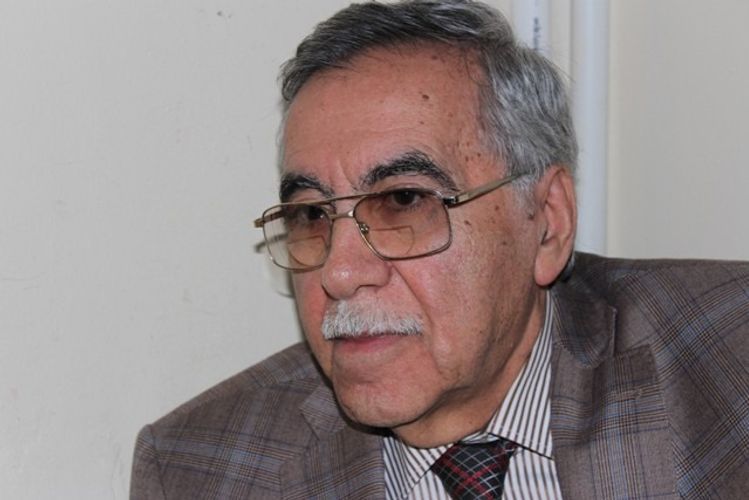 В Азербайджане скончался писатель-драматург