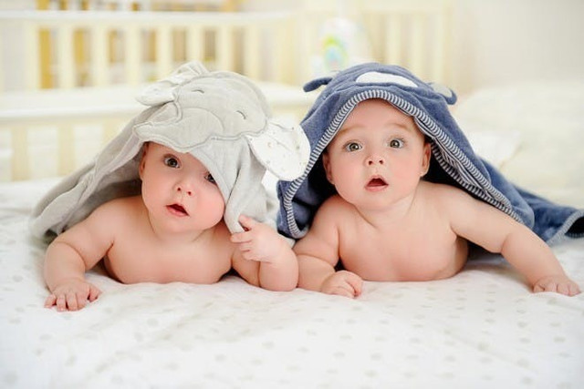 В Азербайджане за 4 месяца родились 912 двойняшек