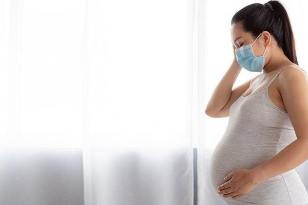В Азербайджане заразившаяся коронавирусом врач родила ребенка