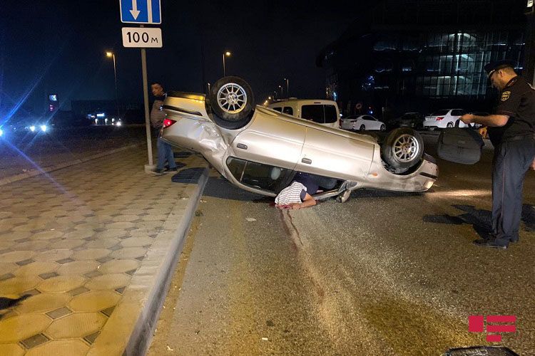 В Баку водитель погиб в результате жуткого ДТП - ФОТО