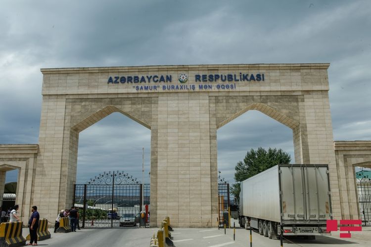 Сегодня из Дагестана в Азербайджан доставили еще 250 человек
