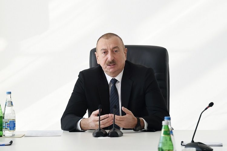 Президент Азербайджана: Найти объяснение  дефициту масок в аптеках никак невозможно