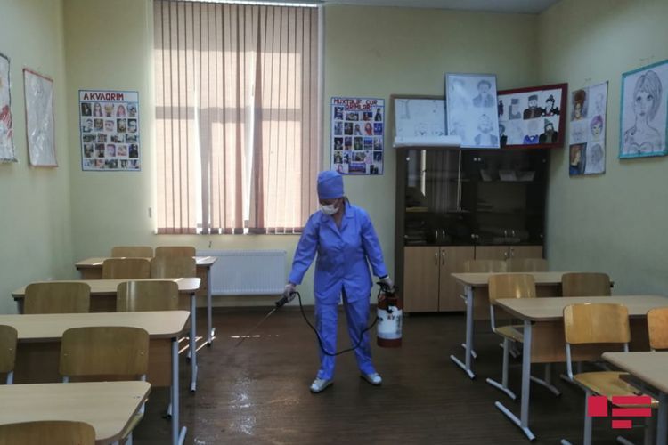 Минобразования Азербайджана: "Примерно половина школ уже продезинфицирована" - ФОТО