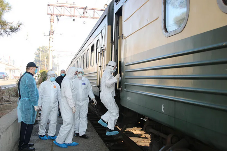 В связи с коронавирусом ужесточен механизм проверки пассажиров поезда Баку-Тбилиси
