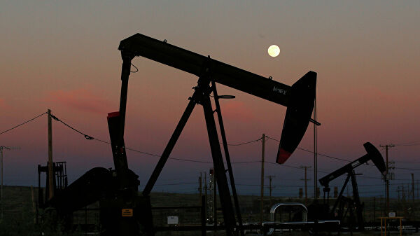 Цена нефти марки WTI обвалилась более чем на 10%