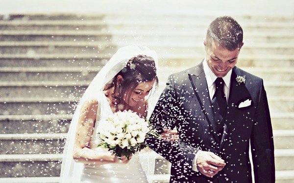 Правительство Азербайджана рекомендует гражданам отложить свадьбы

