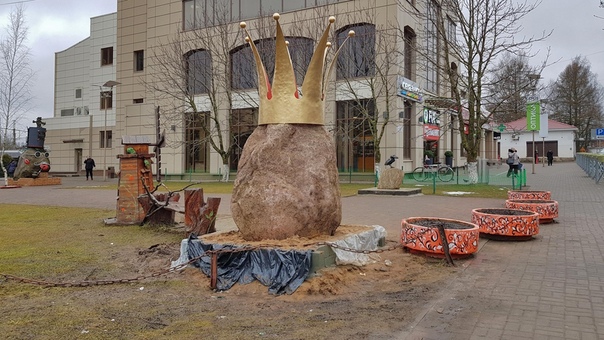 В России установили «памятник коронавирусу» - ФОТО