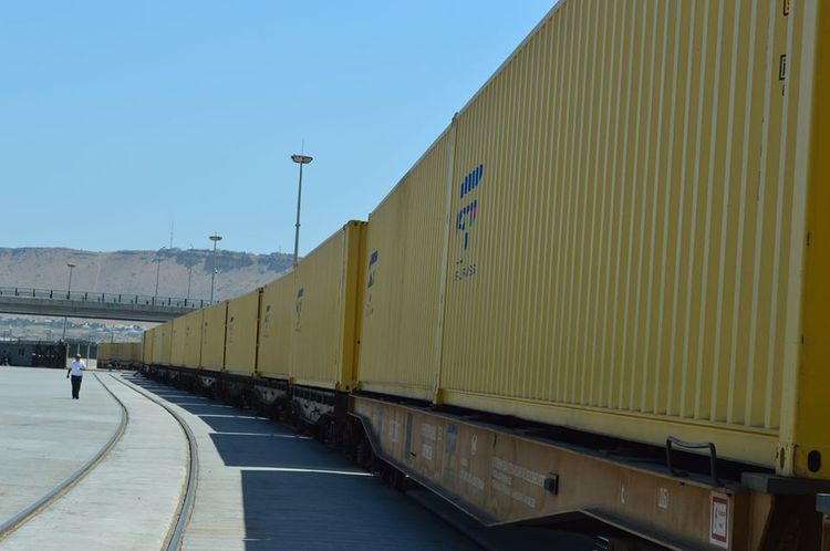 Посредством БТК перевезено около 12 тыс. контейнеров
