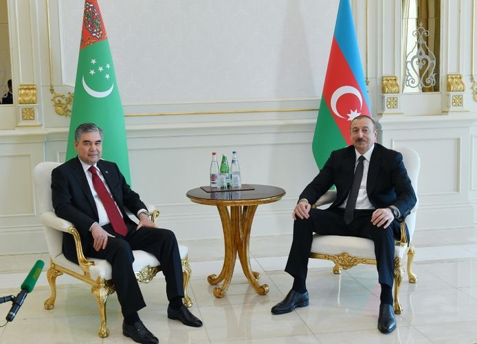 Ильхам Алиев и Бердымухамедов провели переговоры в формате тет-а-тет - ОБНОВЛЕНО