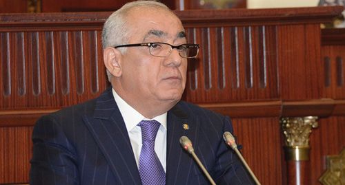Премьер Азербайджана сообщил об усилении контроля над валютным рынком
