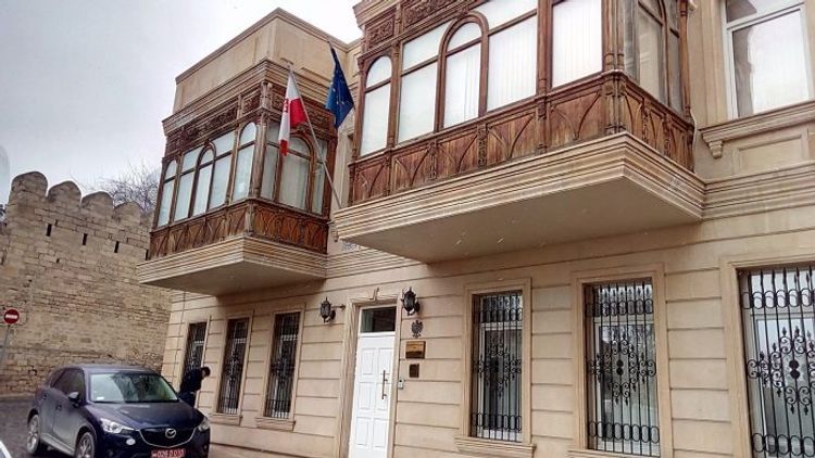Посольство Польши в Азербайджане временно приостанавливает прием обращений
