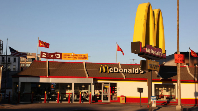 McDonaldʼs закрыл рестораны в США 