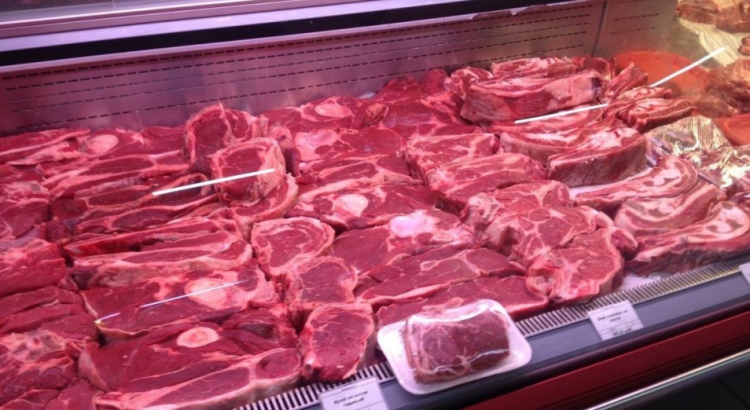Азербайджан сократил импорт мяса на 14%
