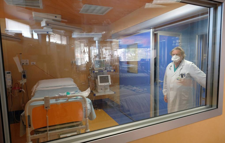 В Италии за сутки от коронавируса умерло рекордное число людей