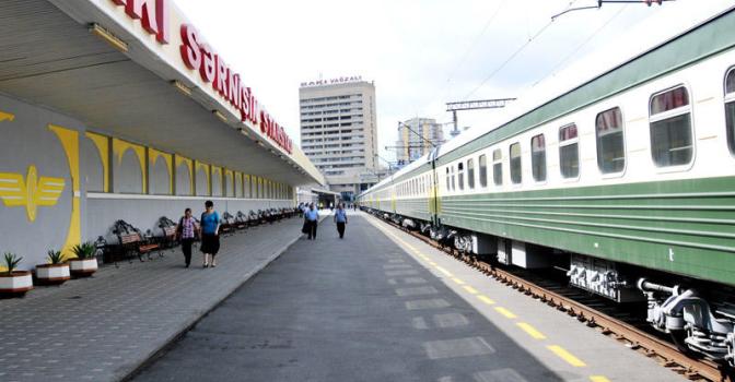 Приостанавливается движение поездов из Азербайджана в Россию и Украину