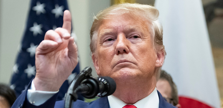 Трамп отказался от агрессивного ответа Ирану
