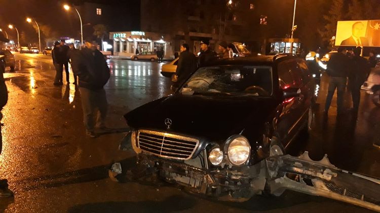 В Мингячевире столкнулись два автомобиля, есть пострадавшие – ФОТО