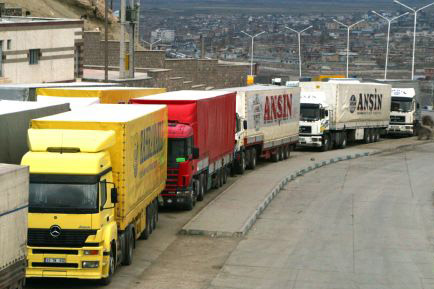 Доходы от автомобильных грузоперевозок в Азербайджане увеличились

