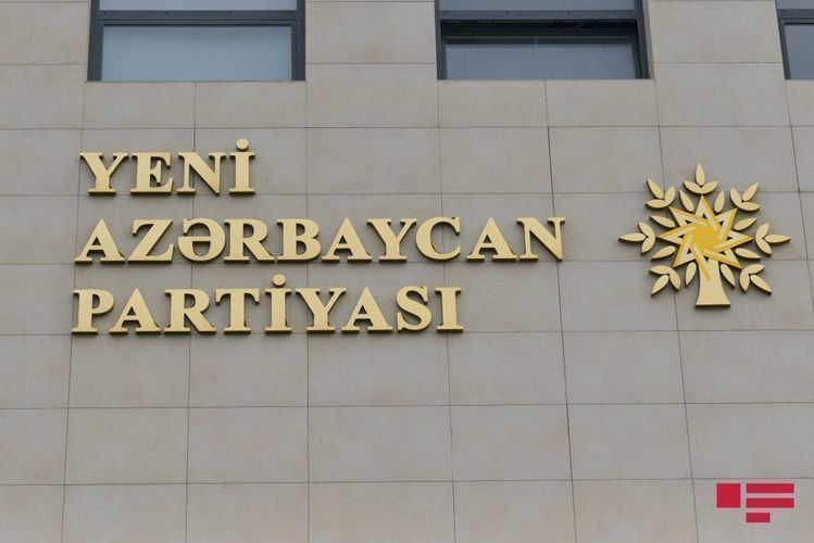 Правящая партия Азербайджана пожертвовала в Фонд поддержки борьбы с коронавирусом 500 тысяч манатов
