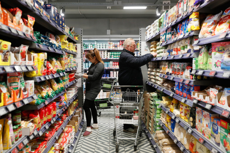 Цены на продукты выросли на Украине до 60% на фоне коронавируса
