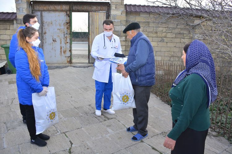 Фонд Гейдара Алиева оказал помощь одиноким пожилым гражданам  - ФОТО