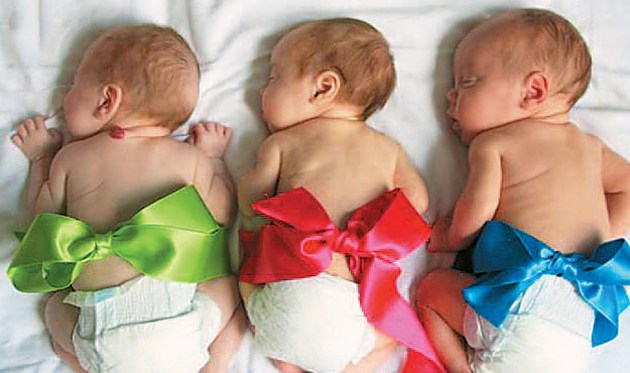 В этом году в Азербайджане родились 336 двойняшек, 6 тройняшек

